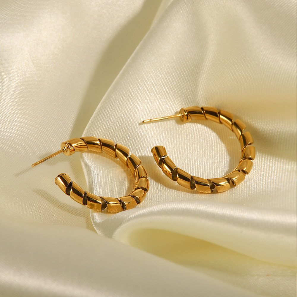 Fashion Geometric Stainless Steel Gold Plated Hoop Earrings 1 Pair display picture 5