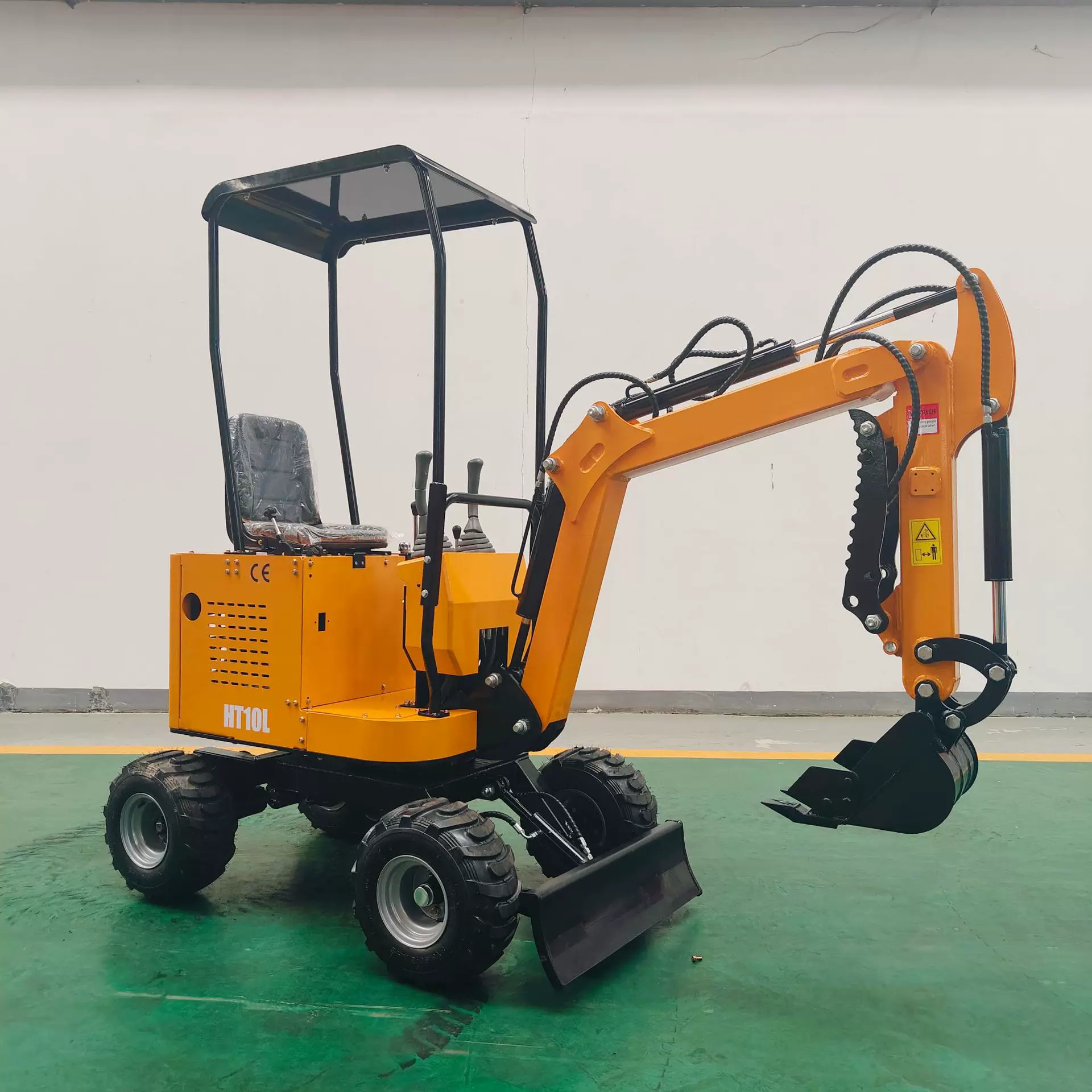 海拓出口1吨轮胎式小型挖掘机 挖掘破碎庭院整改多用途小轮挖