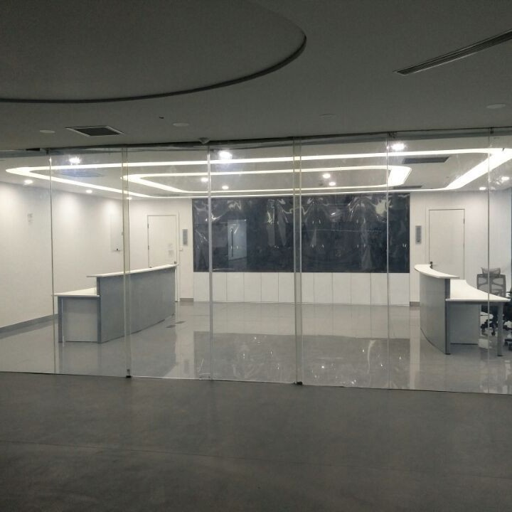 智能调光玻璃变色玻璃膜办公室隔断调光自贴玻璃电控雾化玻璃膜