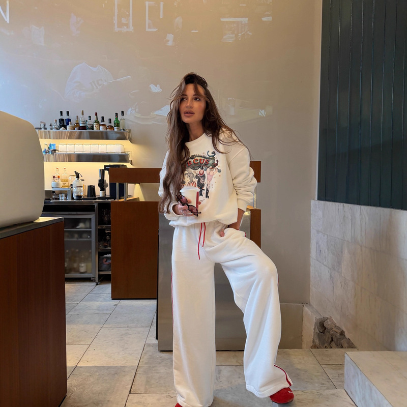 2025 Autumn and Winter New American Retro Loose Round Neck Sweatshirt Niche Design Splicing Versatile Casual Pants Suit for Women