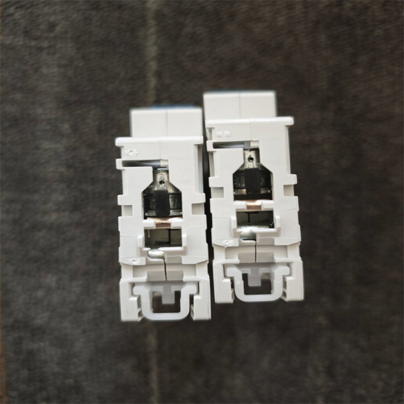 AB	断路器	1492-SPM1C320  全新原装正品进口