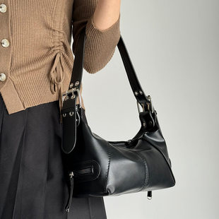 Small design underarm bag, retro universal one-shoulder bag, trend of season, punk style