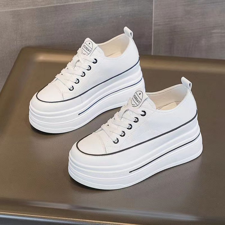 Zapatillas blancas de mujer, estilo nuevo primavera 2024, con aumento de altura oculto, punta redonda, con cordones, transpirables, zapatos casuales de plataforma para estudiantes con tacones altos.