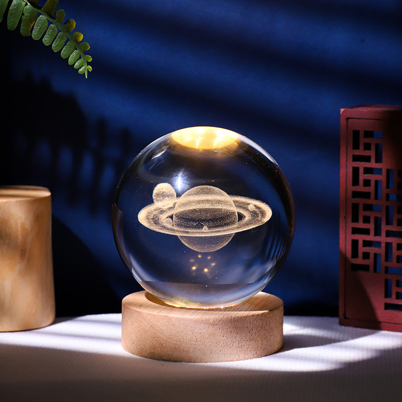 Fabricante directo de lámpara de noche de cristal luminoso láser 3D tallado en base de madera sólida decoración de escritorio creativa pequeño regalo