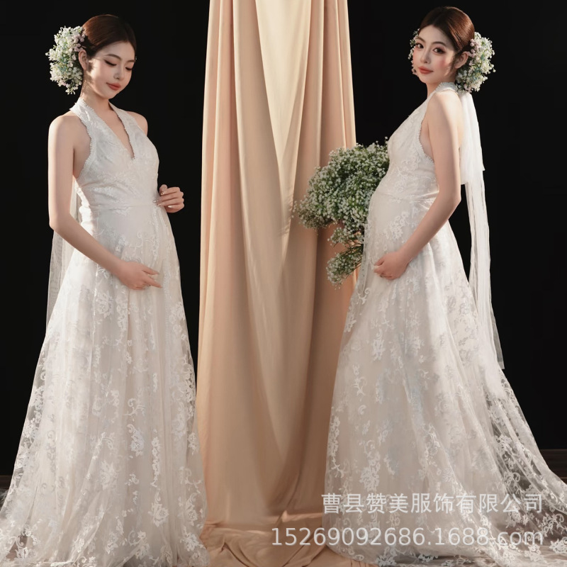 Photo Studio Maternity Photoshoot: French Vintage Lace Light Wedding Dress with a High-End Feel, Theme for Pregnant Moms to Shoot Indoors at Home