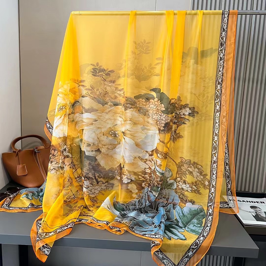 春と秋のシルクスカーフ女性用2026年新作大判ガーゼスカーフ、スタイリッシュでシンプル、多用途、おしゃれな日焼け止めショール、お母さんへのプレゼントに最適。
