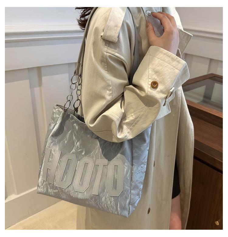 Large-capacity tote bag, high-quality and fashionable handbag for women, simple letter underarm bag for college students in class and at work undefined