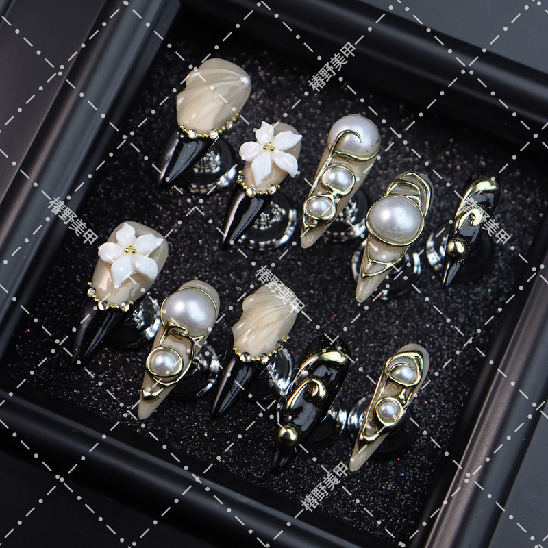 Light Luxury and High-End Black and White Wearable Nails, Pearl White Floral Design, Vintage Court Style, Detachable Nail Stickers Light Luxury and High-End Black and White Wearable Nails, Pearl White Floral Design, Vintage Court Style, Detachable Nail Stickers