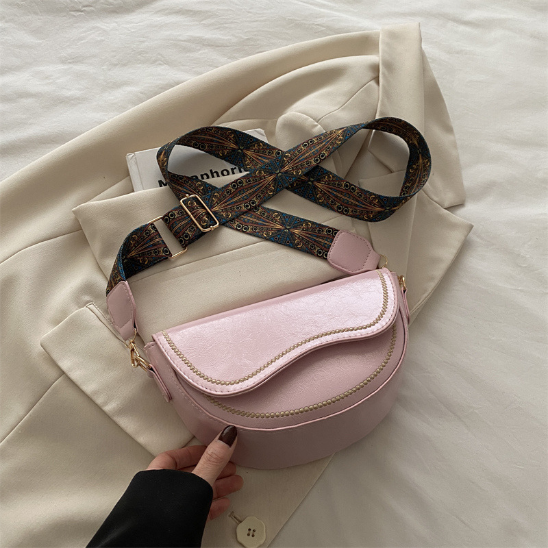 Borsa a tracolla da donna saddle bag vintage con texture_voghion.com