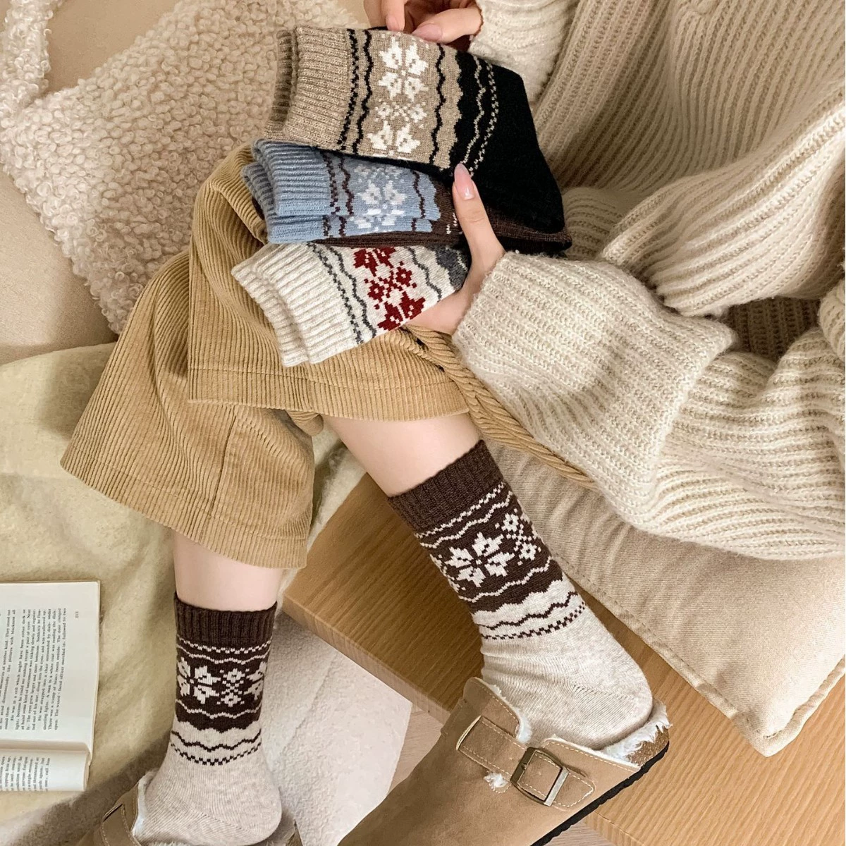  Woolen warm demi-season retro knee socks, mid-length