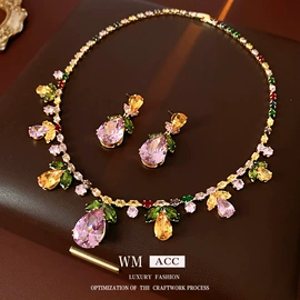 耳环;项链;手链