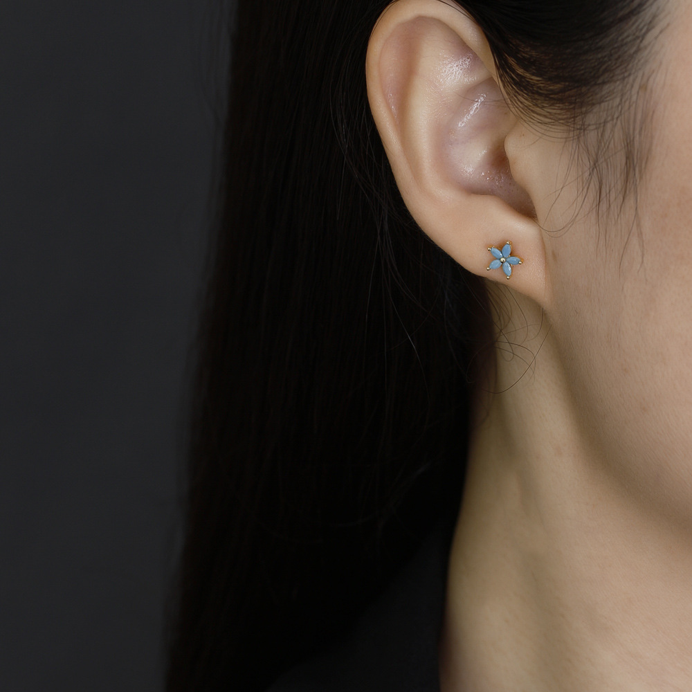 Sweet Flower Silver Inlay Zircon Ear Studs 1 Pair