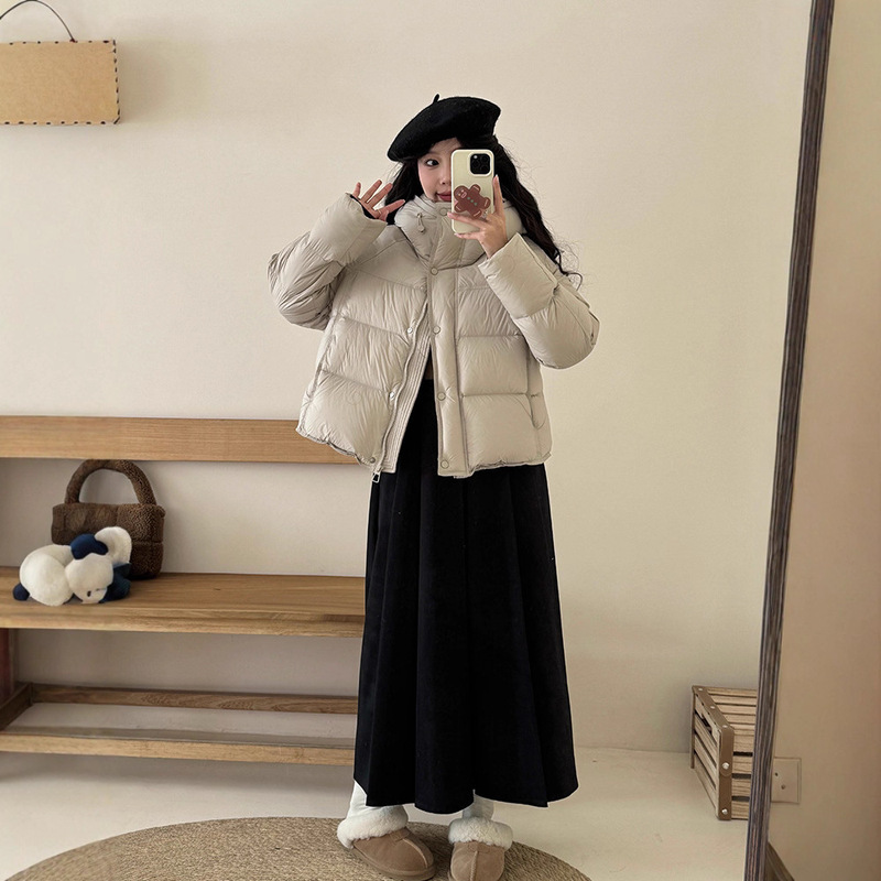 Super Soft Puff Cloud down Jacket for Women, Short Style for Petite Figures, 90% White Duck Down, Slimming Turtle Back Design, Thickened Coat Super Soft Puff Cloud down Jacket for Women, Short Style for Petite Figures, 90% White Duck Down, Slimming Turtle Back Design, Thickened Coat