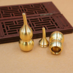黄銅の肘の中空のヒョウタンのキーホルダーの掛け金は宝のヒョウタンの車の腰の掛け金の底に入ってペンダントを掛けます。