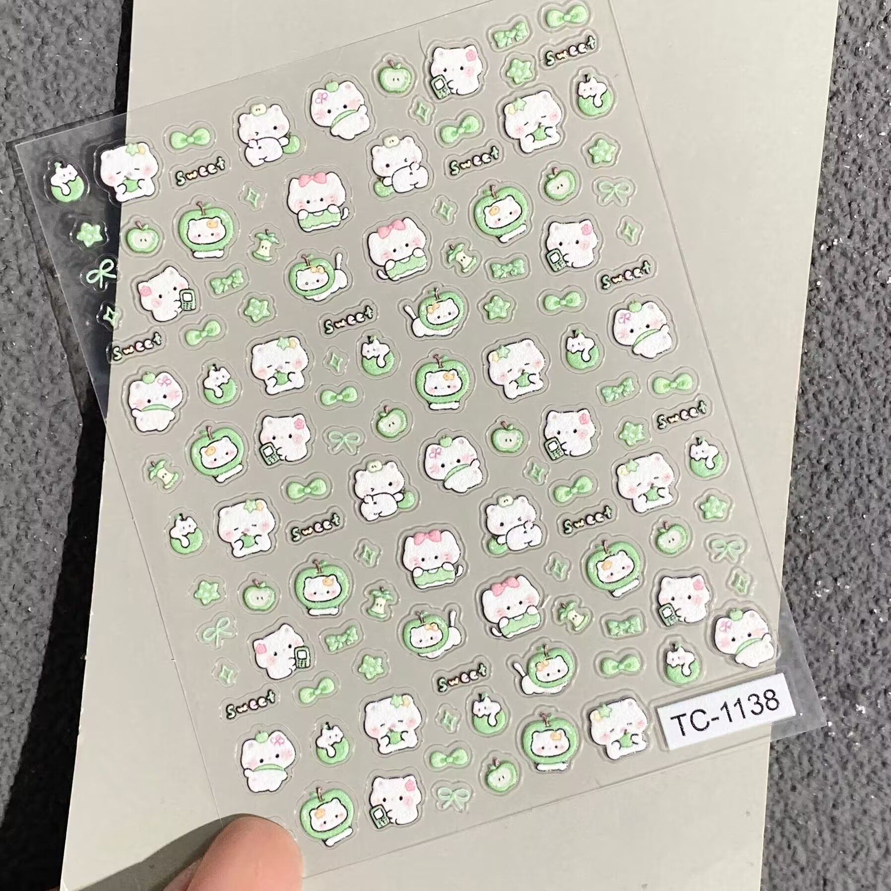 Cute Green Apple Kitten Four-Leaf Clover Embossed Lighter Water Cup Ccd Phone Case DIY Decoration Nail Art Stickers