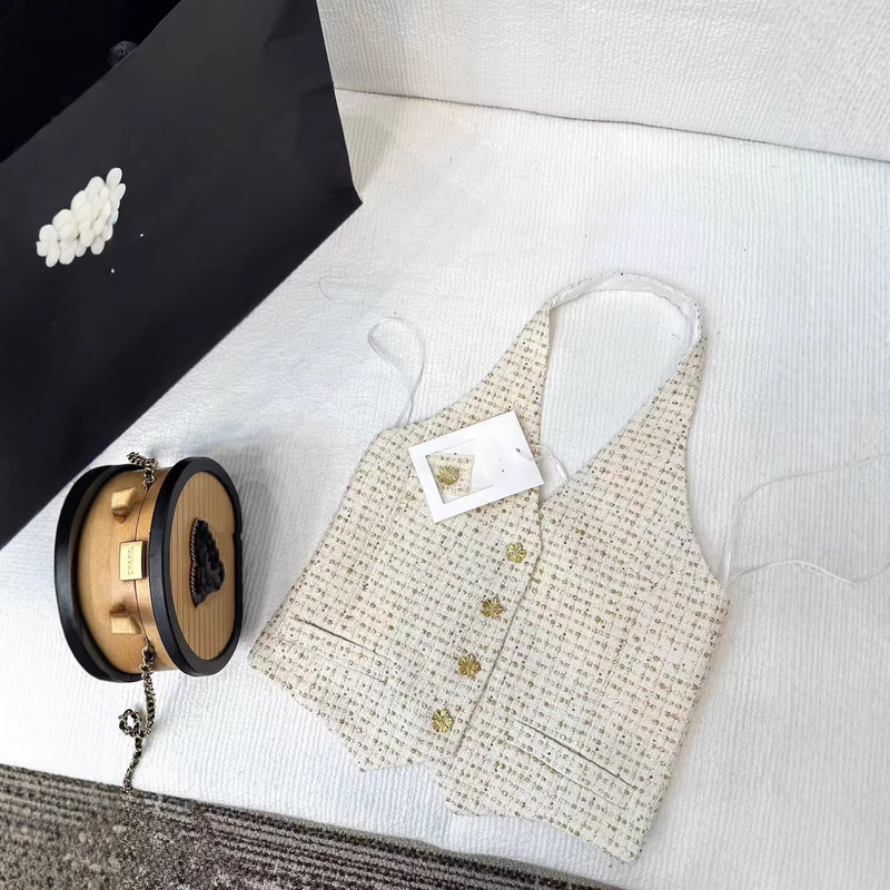 2026 Shenzhen Nanyou Chanel-Style Halter Neck Vest for Women, Slim Fit, Single-Breasted Tweed Outerwear Versatile Top 2026 Shenzhen Nanyou Chanel-Style Halter Neck Vest for Women, Slim Fit, Single-Breasted Tweed Outerwear Versatile Top