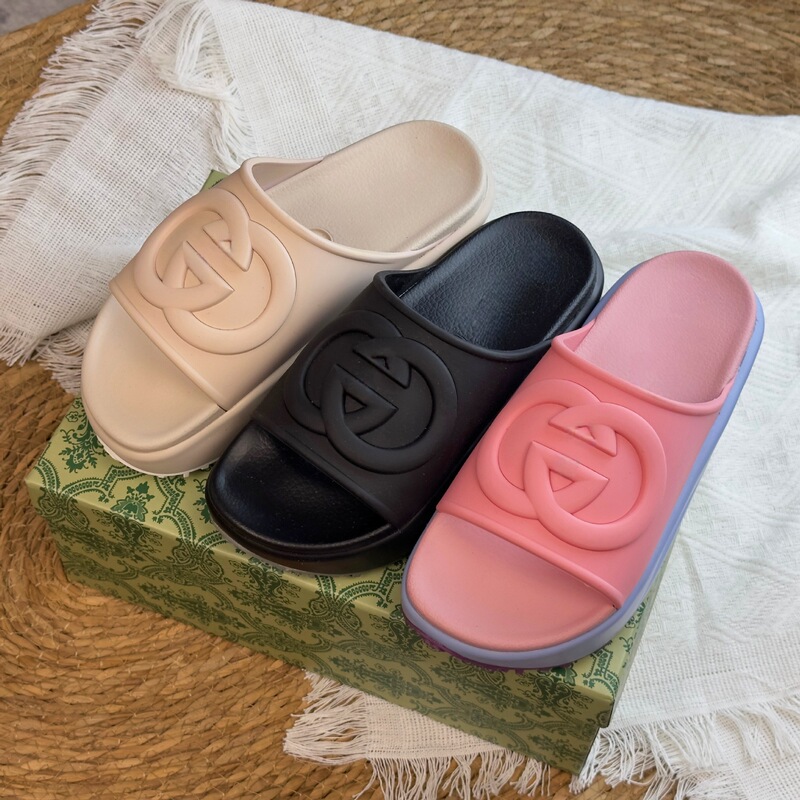 2026 Summer New Style Height-Enhancing and Slimming Thick-Soled Sandals for Women, Non-Slip and Wear-Resistant, Outdoor Beach Height-Increasing Slippers