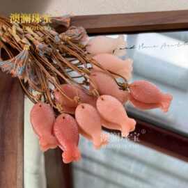 新疆和田金丝玉小鱼卡通挂件新款桃花酿小鱼干男女雕刻挂件批发