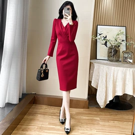 连衣裙;时尚休闲套装;女装杂款包