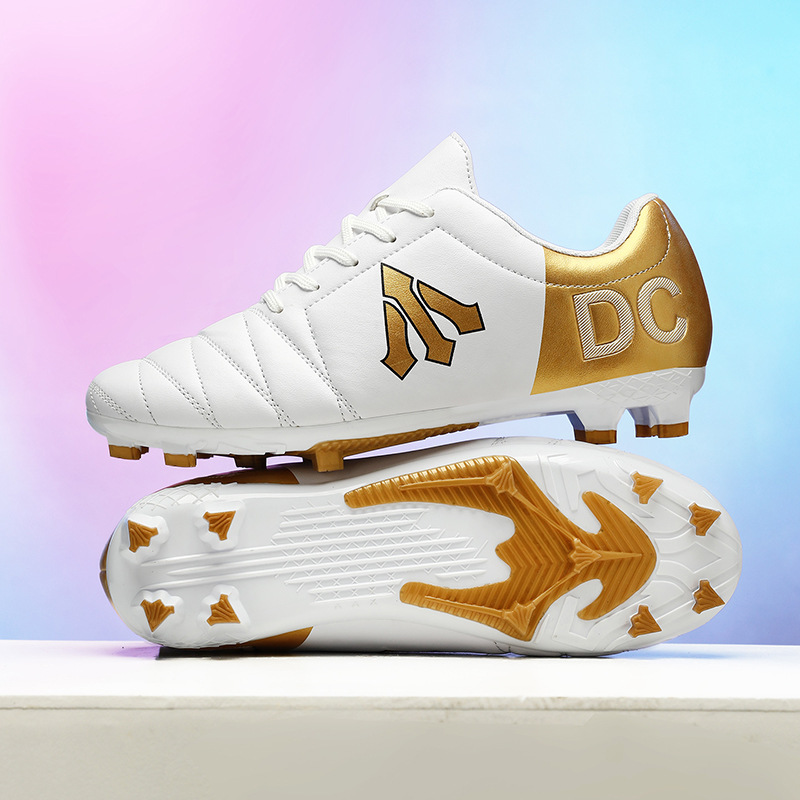 Nuevos zapatos de fútbol transfronterizos de la Copa del Mundo AG de clavos largos de entrenamiento de entrenamiento de estudiantes de competencia baja para hombres TF zapatos de fútbol deportivos de clavos