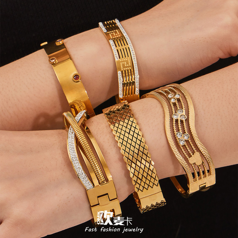 European and American Light Luxury Style Bracelet with Creative Pattern, Diamond-Encrusted Design, Stainless Steel Plated with 18K Real Gold Jewelry