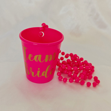 Vasos Pequeños para Fiesta — Mini Shots “Bride to Be” con Cadena de Perlas (Halloween/Bachelor)