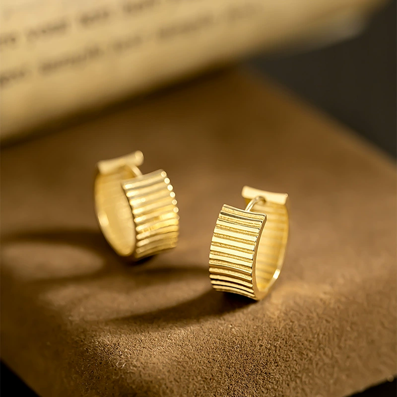Чистого 18k золото 14K золотые серьги Мода Простой ветер край лицо шестерни ниша серьги золотые украшения 23976