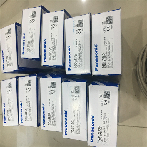 现货PANASONIC松下可编程控制器AFPXHC38AT