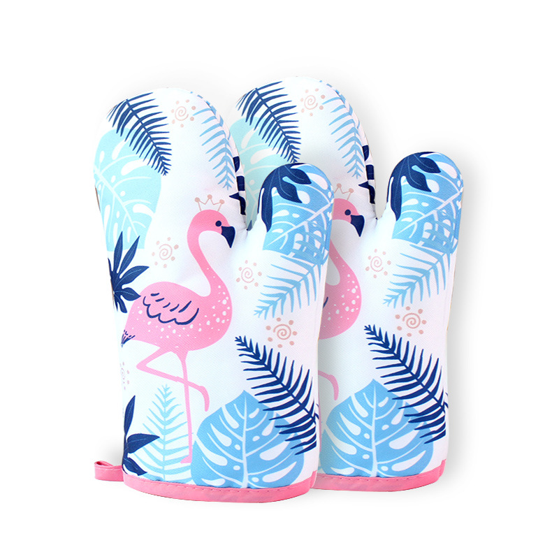 Cute gloves, anti-scald
