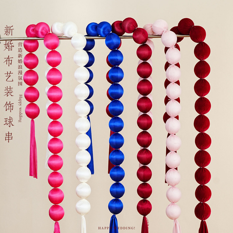Colorful Fabric Ball Garlands for Wedding Room Decoration, Engagement Hanging Ornaments, Ambiance Photography Props, Creative Welcome Scene Wedding Props Colorful Fabric Ball Garlands for Wedding Room Decoration, Engagement Hanging Ornaments, Ambiance Photography Props, Creative Welcome Scene Wedding Props