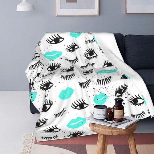 Blanket cartoon eyelashes closed eyes 3D digital print flannel nap blanket air-conditioning blanket