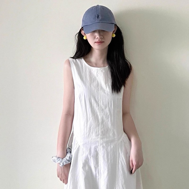 法式无袖背心白色连衣裙夏女2025新款高级感褶皱收腰长款小白裙子|undefined