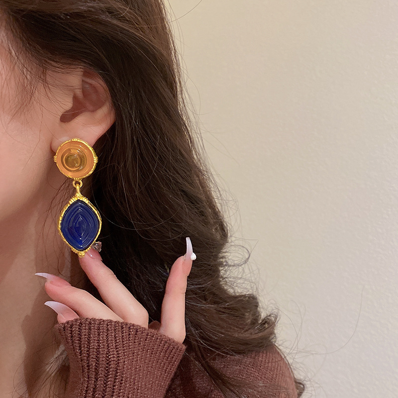 Retro Heart Shape Copper Plating Resin Earrings 1 Pair