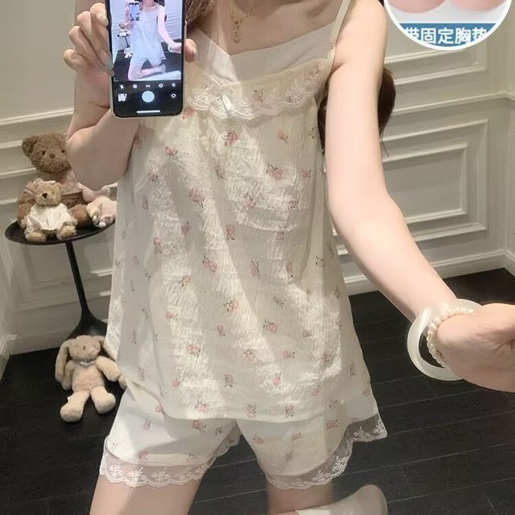 오리지널 공장 여름 신상품 여성용 가슴 패드가 있는 잠옷, 달콤한 레이스 멜빵 반바지, 공주풍 홈웨어, 얇은 스타일