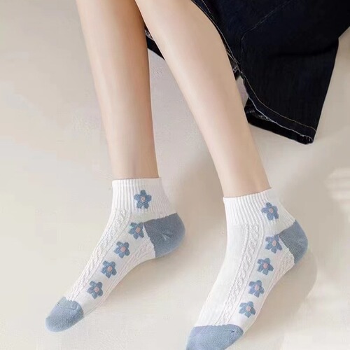 Spring and summer socks for women, thin, versatile, breathable blue small fresh boat socks, sweet and cute forest-style girl flower socks