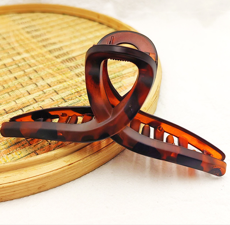 Pinza de Tiburón Cruzada con Cinta de Plástico para Mujeres