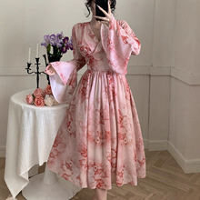 P610TEMU独立站外贸法式温柔甜美V 领收腰喇叭袖日常度假连衣裙