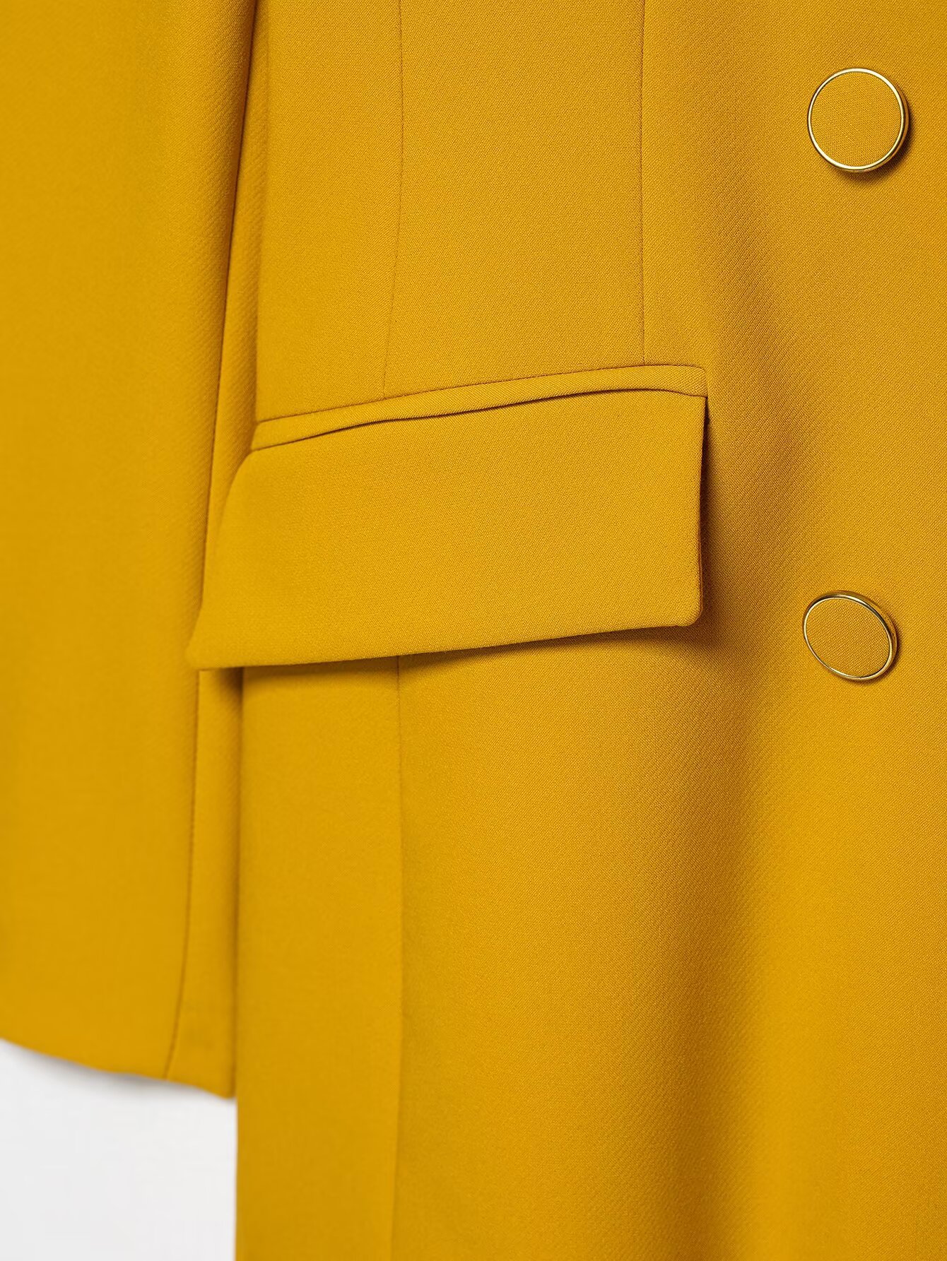 Dames broekpak met blazer met schoudervullingen en hoge taille_voghion.com