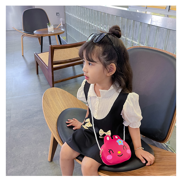 109g Weight Polyester Lining Material Zipper Closure Type Single Shoulder Strap Strap Type Crossbody Bag Bags Type Holiday, Daily Occasion PVC Material Anti-theft Function Animal Pattern All Seasons Season Women's Gender Cute Style Round Shape Medium Size Women's Medium PVC Animal Cute Round Zipper Crossbody Bag 3