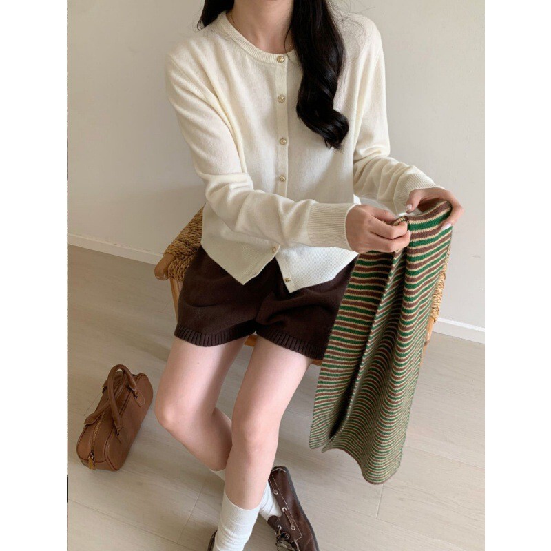 Super Flattering New Egg-Colored Knit Cardigan! Korean-Style High-Quality Candy-Colored Basic Round-Neck Knit Cardigan with Gold Buttons Super Flattering New Egg-Colored Knit Cardigan! Korean-Style High-Quality Candy-Colored Basic Round-Neck Knit Cardigan with Gold Buttons