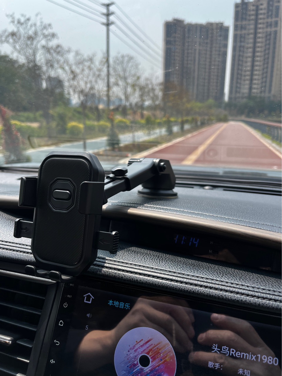 Center Console Retractable Car Phone Holder, Car Air Vent Automatic Lock, Multifunctional Navigation, Suction Cup Type