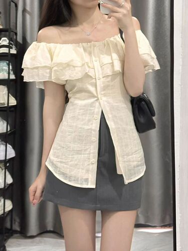 Apricot French short-sleeved shirt for women in summer, light maturity and slimming design, niche sweet ruffled one-shoulder top