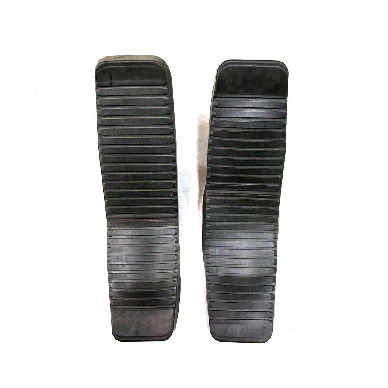 挖掘机备件适用于脚踏阀组件脚踏板橡胶耐用