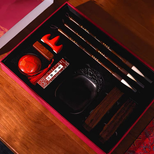 The four treasures of the writing brush and study set gift box wholesale is a good gift for students and beginners to practice calligraphy with pen, ink, paper and inkstone