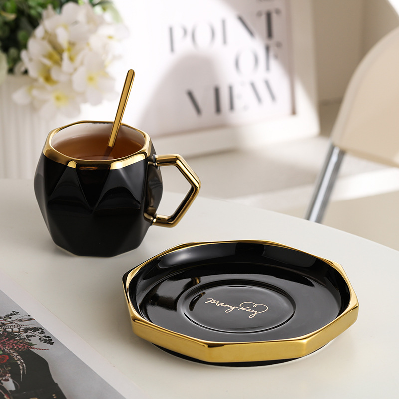 Taza de agua de cerámica de alto valor Taza para el hogar Taza de café de lujo ligero Plato de mesa Phnom Penh Taza de desayuno en stock