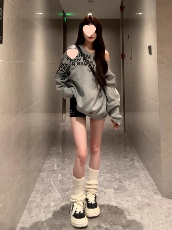 美式斜肩字母设计感长袖卫衣女新款辣妹慵懒风宽松春秋季上衣|undefined