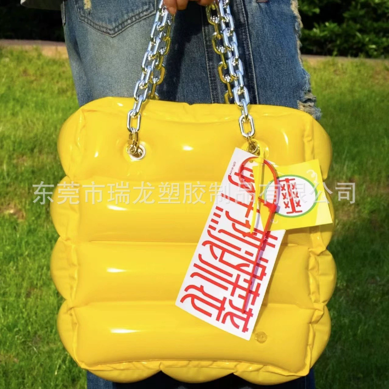 Дунгуань Напряжение Фабрика ПВХ квадратная сумка Желтый подарочный пакет надувной рекламный пакет