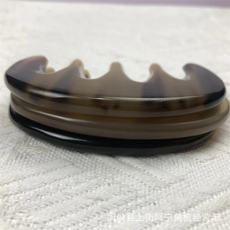 Natural Horn Five-Tooth Comb 9.5cm Scalp Massage Comb for Travel and Daily Hair Care preparation