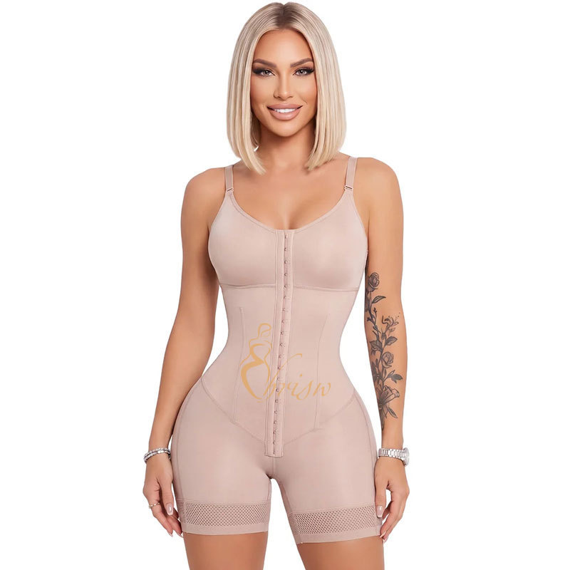 Belt with built-in chest pads | Hourglass-shaped shapewear with underwire Belt with built-in chest pads | Hourglass-shaped shapewear with underwire