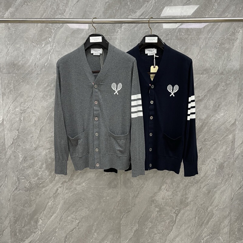 Directly from the Manufacturer: Tb Early Spring 26 New Product, Tennis Racket Jacquard V-Neck 6-Button Knit Cardigan, Unisex and Versatile Directly from the Manufacturer: Tb Early Spring 26 New Product, Tennis Racket Jacquard V-Neck 6-Button Knit Cardigan, Unisex and Versatile